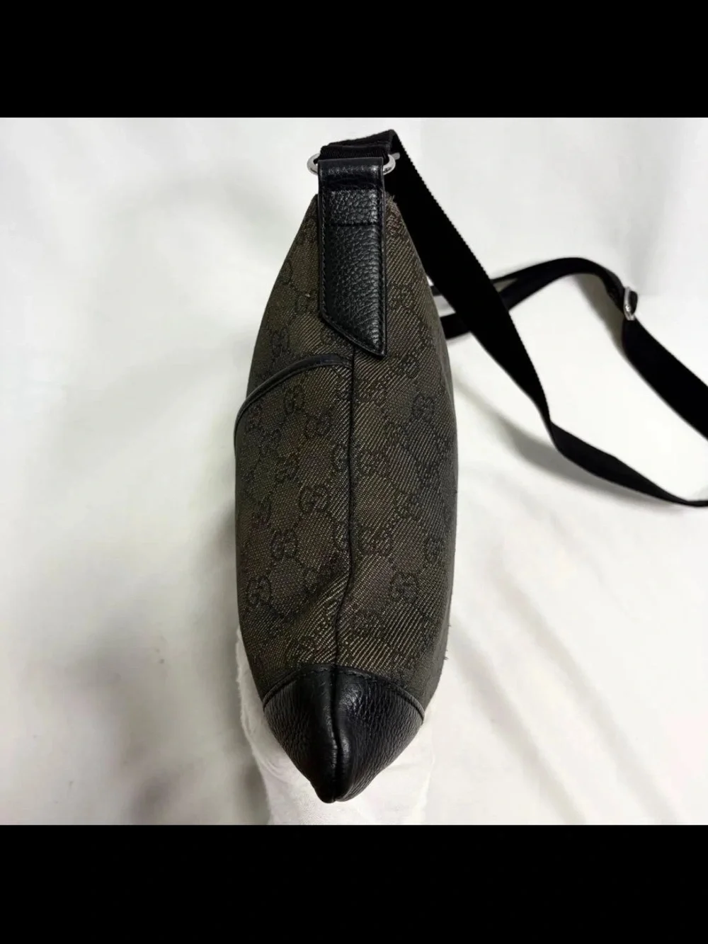 Gucci classic messenger